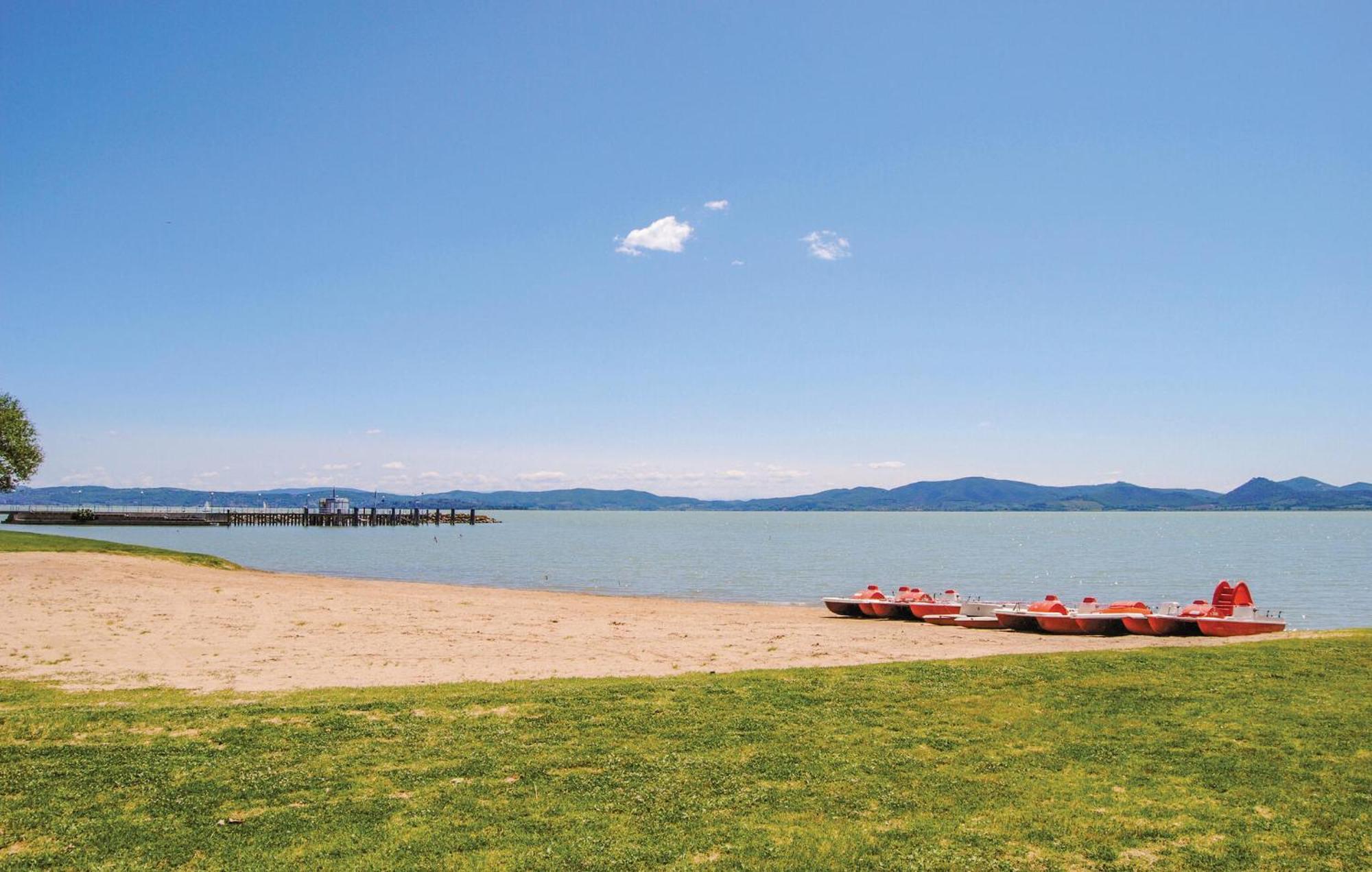 Lovely Apartment In Tuoro Sul Trasimeno With Wifi Luaran gambar