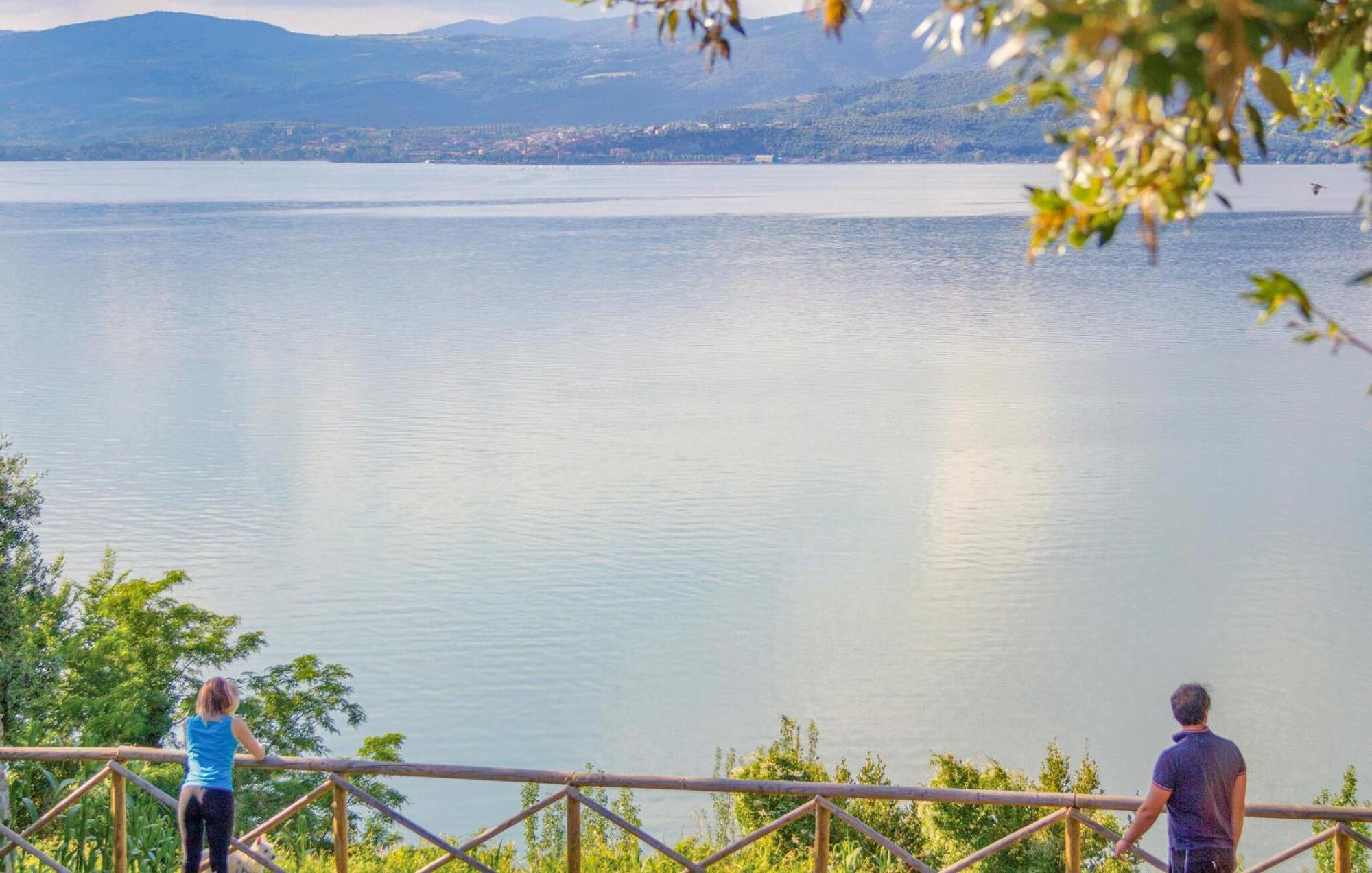 Lovely Apartment In Tuoro Sul Trasimeno With Wifi Luaran gambar